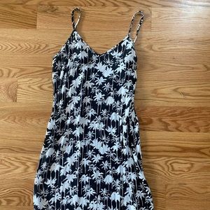 Trouve Palm Dress. Tags still on, never worn.